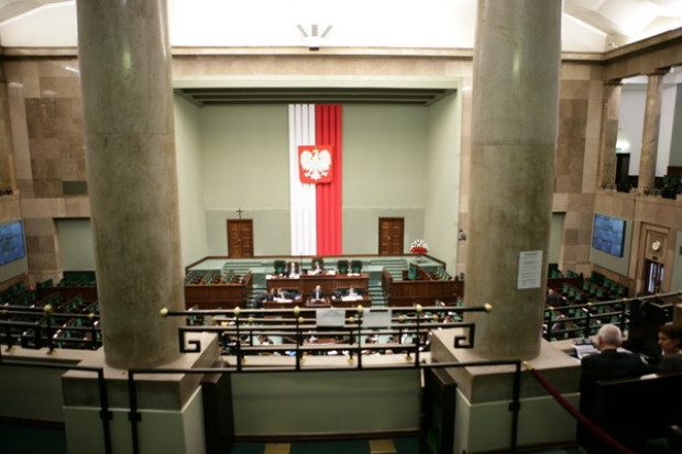 Sejm zgodził się na wyplatanie koszyka świadczeń - bliżej nam do współpłacenia?
