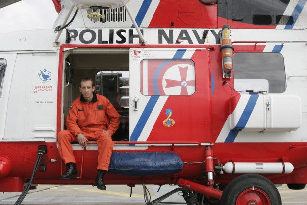 Gdynia: załoga śmigłowca Marynarki Wojennej uratowała życie rybaka