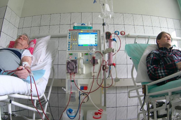 Toruń: Fundusz nie płaci za dializy, stacja przyjmuje pacjentów