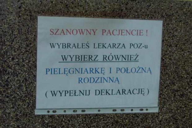 Tak zarabiali lekarze i pielęgniarki w 2009 roku