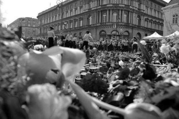 Polacy składają hołd prezydentowi Ryszardowi Kaczorowskiemu