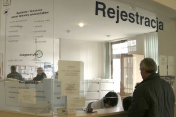 Kraków: call center i internet mają rozwiązać problemy z rejestracją