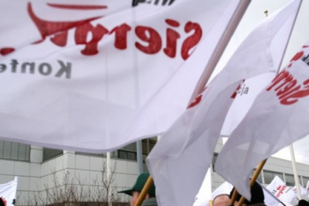 Opolskie: protest pod siedzibą NFZ przeciwko prywatyzacji ratownictwa