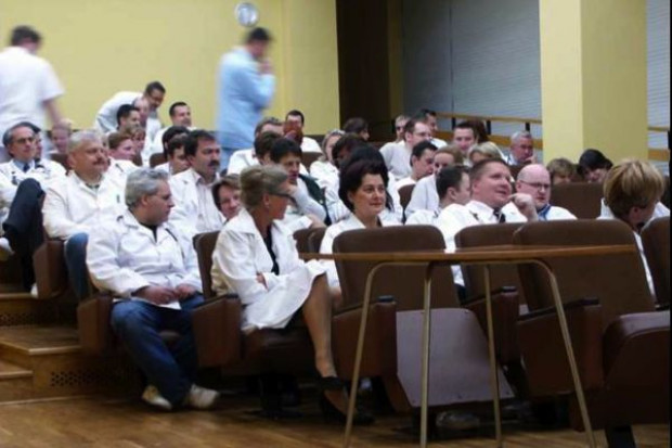 NRL: nowy system finansowania świadczeń AOS wymaga konsultacji