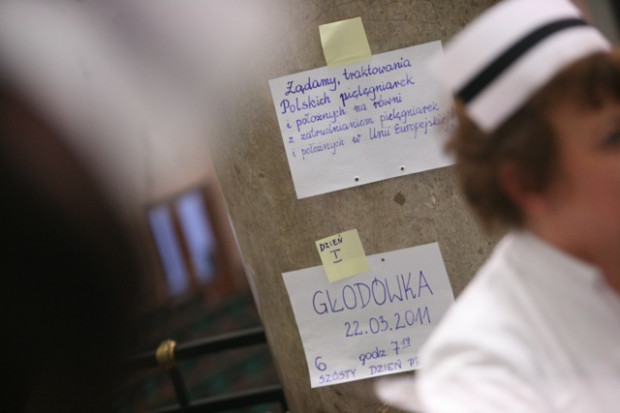 Senat poparł ustawę o zawodach pielęgniarki i położnej