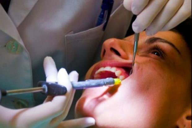 Trybunał Sprawiedliwości UE: dentysta nie musi płacić tantiem za muzykę w swoim gabinecie