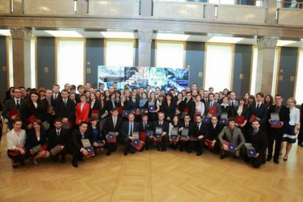"Diamentowe Granty" dla studentów uczelni medycznych