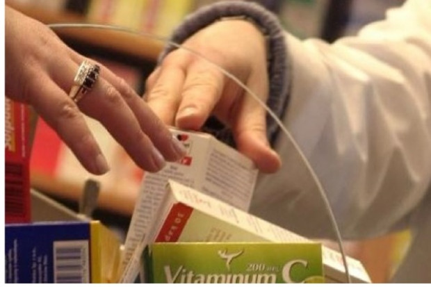 Polacy kupują mniej leków. Oszczędza NFZ, stracą producenci, hurtownie i apteki