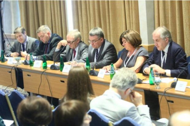 Stabilne finansowanie i potrzeby coraz starszych pacjentów
