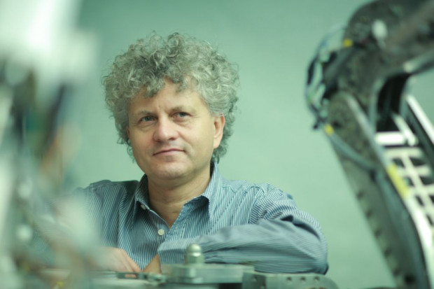 Podpatrując ośmiornicę, czyli jak stworzyć giętkie ramię robota chirurgicznego