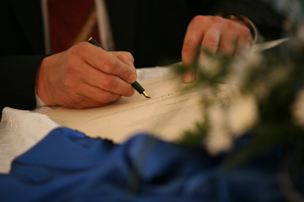 Na wniosek opozycji Trybunał Konstytucyjny przyjrzy się ustawie refundacyjnej