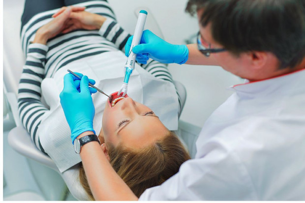 Europa i Polska się starzeją - rośnie rynek implantów stomatologicznych