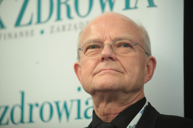Dr Janusz Meder zaapelował o wspólne, intensywne działania na rzecz zapewnienia równego dostępu w naszym kraju do europejskich standardów kompleksowej opieki onkologicznej. Fot. PTWP Apel PUO do szefów ośrodków onkologicznych i hematoonkologicznych