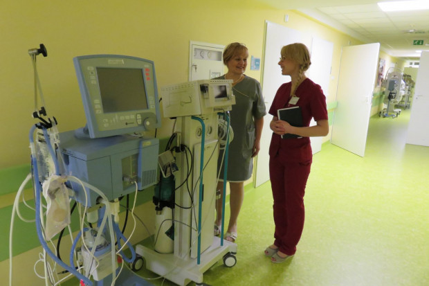 Wojewódzki Szpital Zespolony w Kielcach aparaturę do podawania noworodkom tlenku azotu otrzymał w dzierżawę. Fot. Materiały prasowe Kielce: szpital wojewódzki ma nowy sprzęt do ratowania życia noworodków