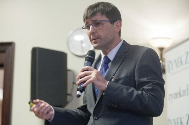 Dr hab. Ernest Kuchar; FOT. PTWP Z zakażeniami wirusowymi medycyna potrafi sobie radzić