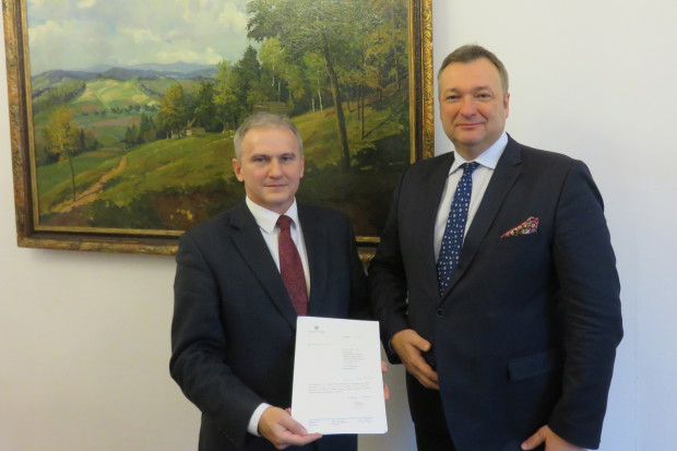 Prof. Jan Styczyński (z lewej), konsultant krajowy dziedzinie onkologii i hematologii dziecięcej Fot. Collegium Medicum UMK Prof. Styczyński konsultantem krajowym dziedzinie onkologii i hematologii dziecięcej
