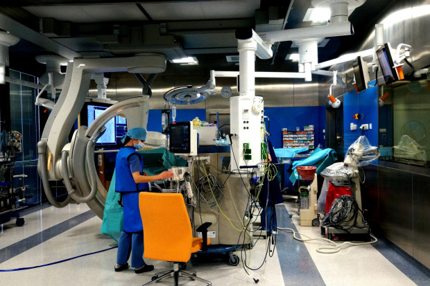 Sala operacyjna Centrum Badawczo-Rozwojowego American Heart of Poland. Fot. AHP Naukowcy z AHP pokazali w Paryżu nowe technologie