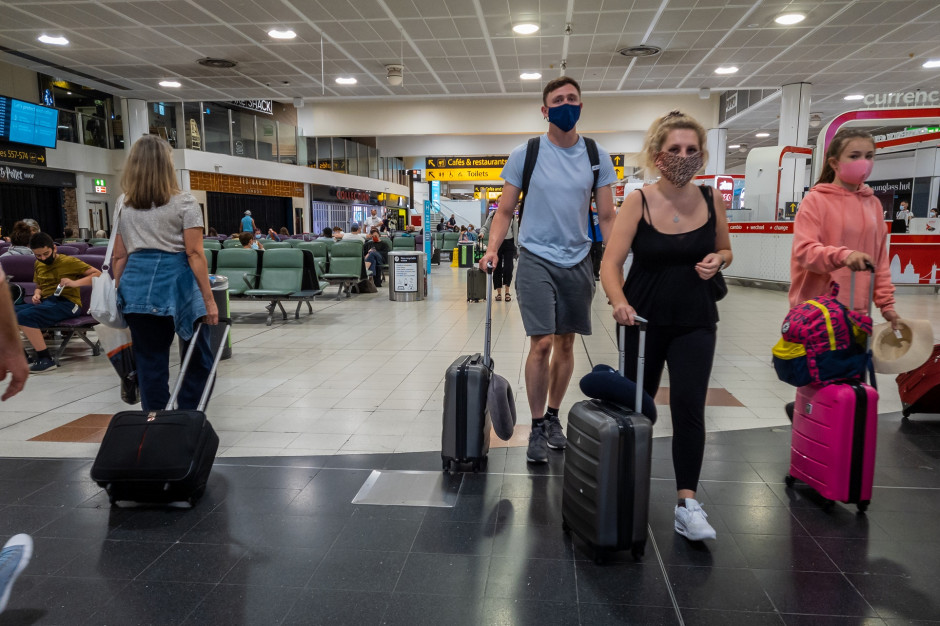 Wielka Brytania znosi kwarantannę na granicy ale nie dla wszystkich