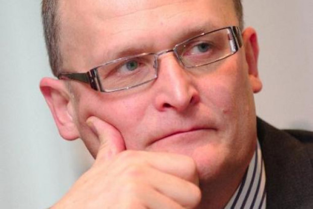Paweł Grzesiowski: chodzenie po ulicy w maseczce, to farsa