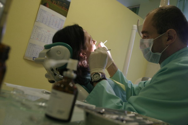 Kontraktowanie 2010: stomatologia jeszcze bardziej komercyjna
