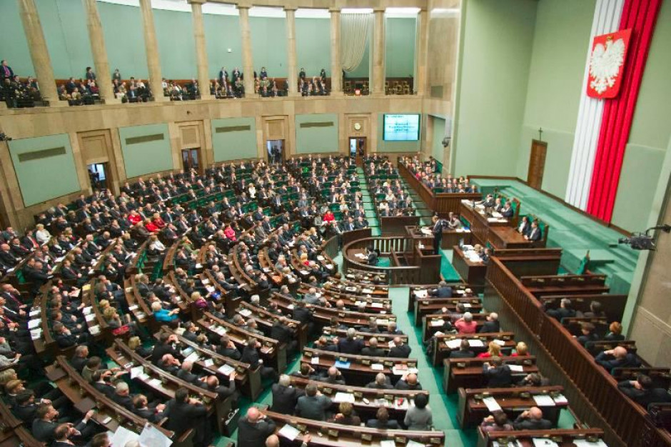 Niższe kontrakty dla prywatnych szpitali