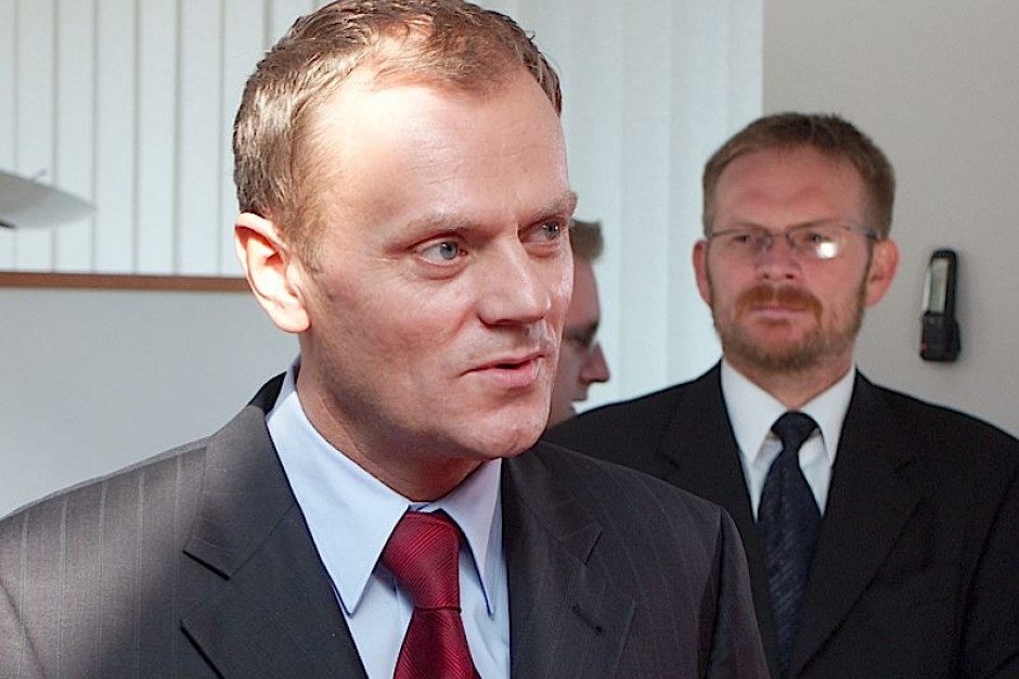 Tusk: naciskają mnie z wielu stron w sprawie szczepionek