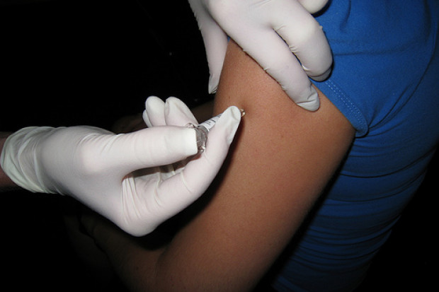 Opole: w 2010 ciąg dalszy szczepień przeciw wirusowi HPV