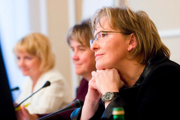 Ewa Kopacz o szczepionkach przeciwko nowej grypie: jak widać, nie uległam