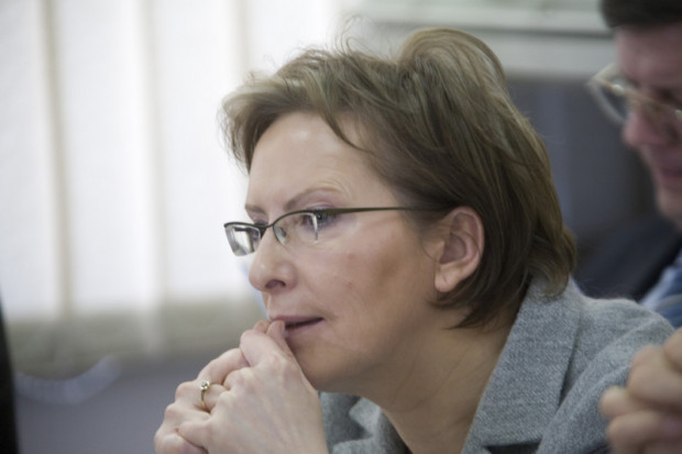 Kontrakty nie wszędzie podpisane. Będzie dogrywka - sędziuje pani minister