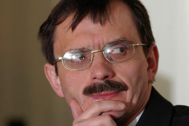 Bukiel: albo zwiększyć nakłady, albo ograniczyć koszyk