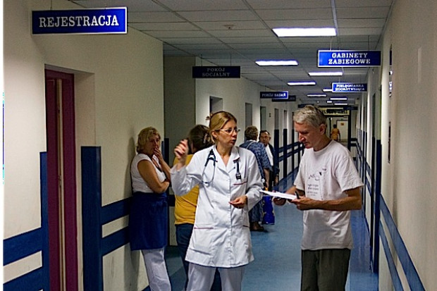 Prywatne leczenie w publicznym szpitalu - darowizna czy zapłata?