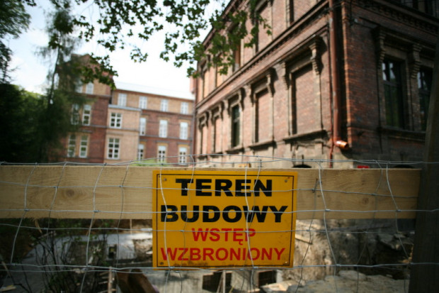 Warszawa: szpital praski inwestycyjną milę do przodu