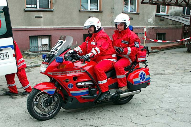 Pomysł na uliczne korki: pogotowie ratunkowe przyjeżdża motocyklem