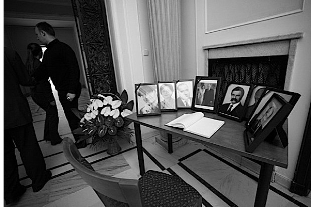 Zidentyfikowano ciała 71 ofiar katastrofy pod Smoleńskiem