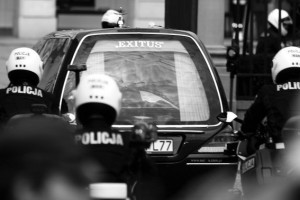 Warszawa: do Polski wróciły kolejne ciała ofiar