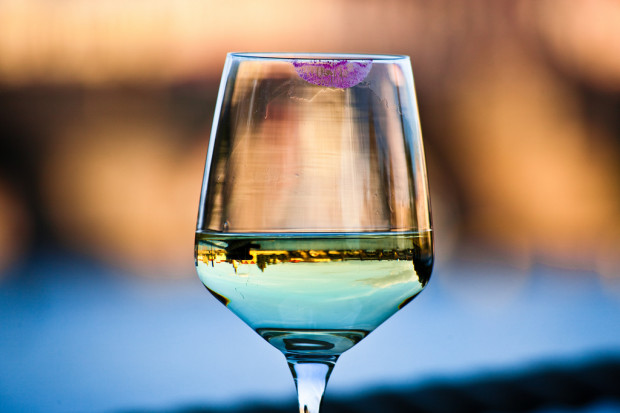 Alkohol nie chroni palaczy przed udarem
