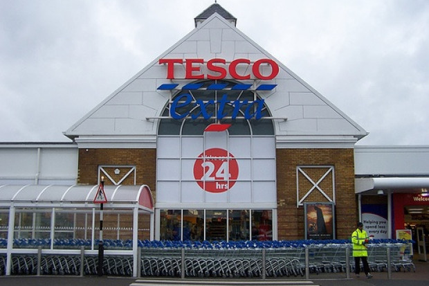 Do Tesco po bułki i po leki