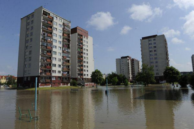 Wrocław: zamknięte przychodnie na zalanym osiedlu