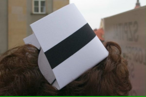 Obrady rządu: pielęgniarki funkcjonariuszami publicznymi