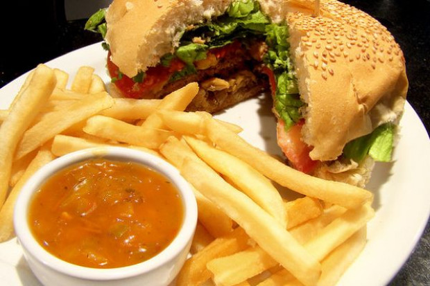 Hamburger tak, ale z pigułką