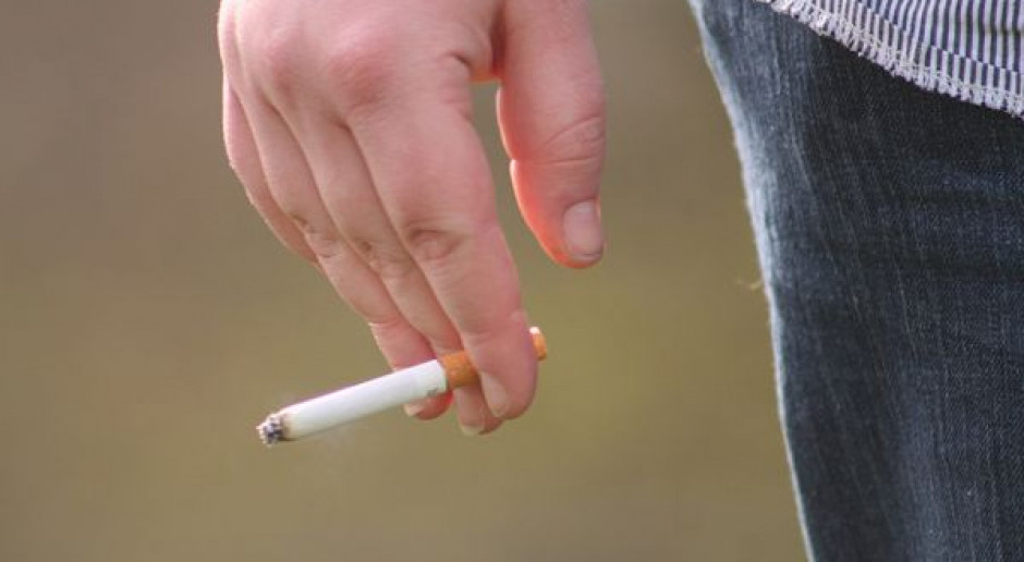 Sondaż Eurobarometru: palimy mniej papierosów