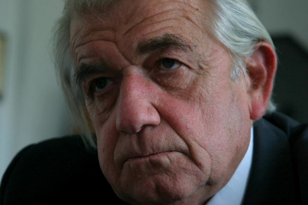 Pomnik prof. Zbigniewa Religi stanie w Zabrzu