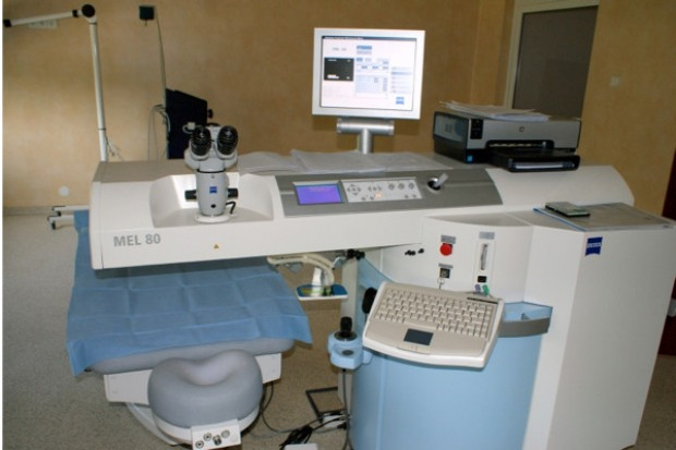 Na zdjęciu sprzęt do laserowej korekcji wad wzroku. Fot. WEISS KLINIK Szpitale chciałby same serwisować aparaturę. Czy to możliwe?