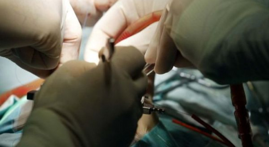 Warszawa: innowacyjne zabiegi leczenia tętniaka w łuku aorty