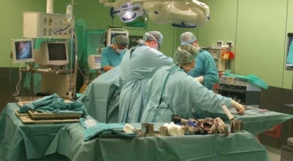 Łódź: poparzony chłopiec przeszedł operację przeszczepu skóry na rękach