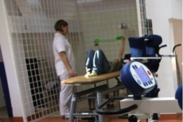Legnica: Fundacja pomaga w rehabilitacji pobitego chłopca