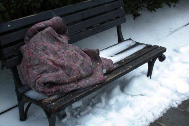 Warszawa: coraz więcej bezdomnych w szpitalach