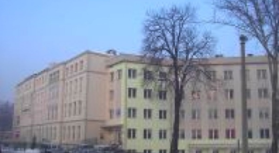 Nowy Sącz: szpitalne poradnie leczą bez kontraktów