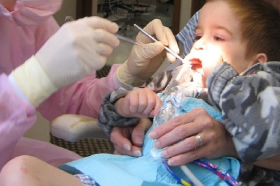 Lubelskie: połowa szkolnych gabinetów dentystycznych bez kontraktów