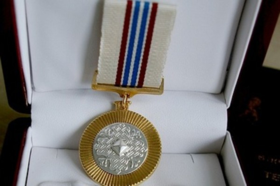 Warszawa: Medal Honoru dla dyrektora Centrum Zdrowia Dziecka